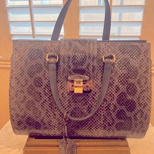 Gucci bag tote , With tag ,Excellent condition crocodile  lather .1-3 time used